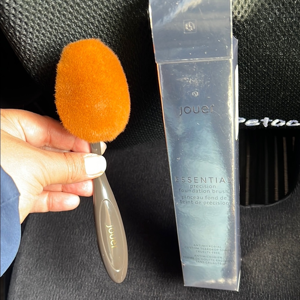 Jouer Essential Precision Foundation Brush